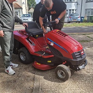 Toro DH 140 traktorek do trawy