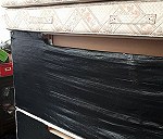 Przesyłka. Podwojne łożko angielskie divan bed (2 pufy jako podstawa) z materacem 1 pojedyńcze łożko z materacem 3 kartony 50/50cm i dwa male kartony