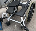 wózek inwalidzki 85*60*70 cm i podnośnik inwalidzki 142*70*59 cm