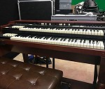 organy Hammonda (instrument muzyczny wielkości komody)