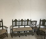 8 sillas, 2 sillones y tresillo