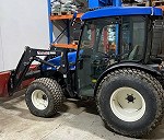 New Holland T3040 Traktor mit Frontlader