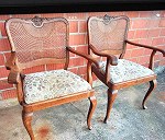 Zwei Stühle 
